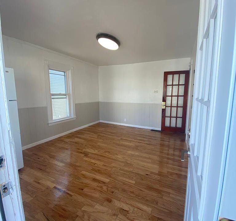 912 Lansing St Utica NY Zillow