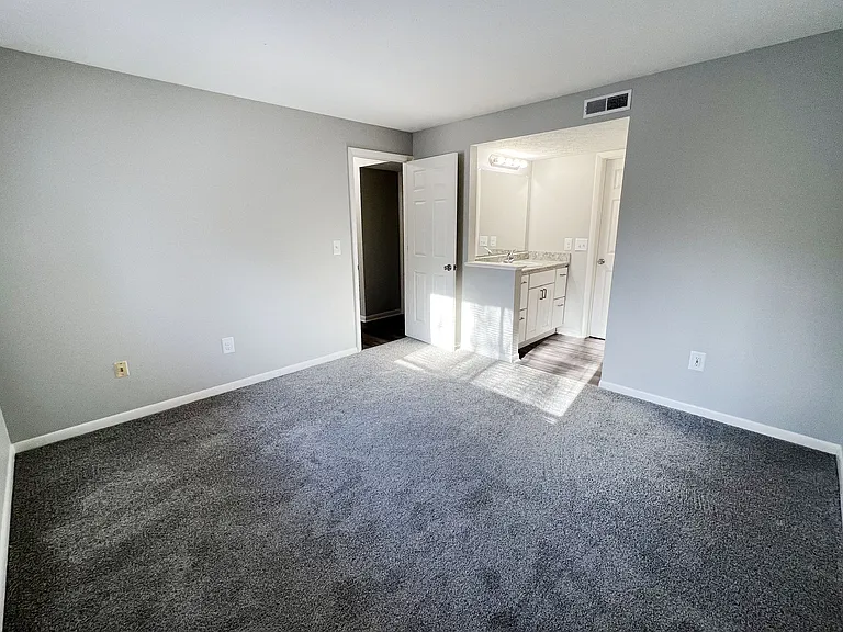 The Vinings Apartments — Photo 42