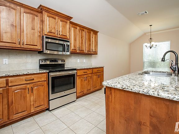 5th image of 3938 Caroline Ln