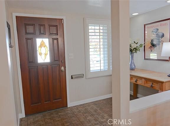 4th image of 725 S Lope Ln