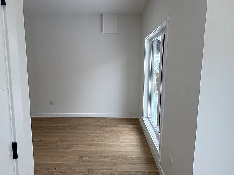 116 43rd Ave NE — Photo 6