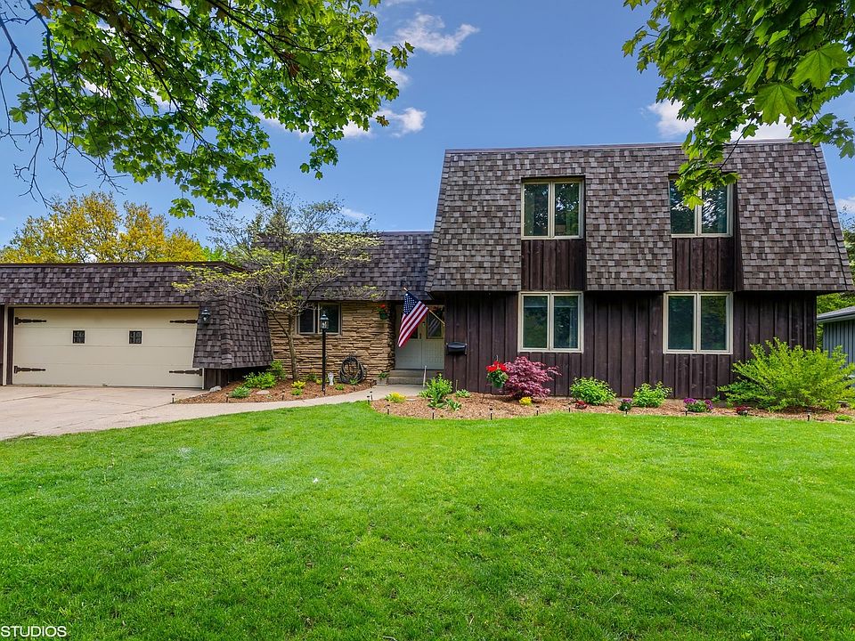 1st image of 611 Joanne Ln
