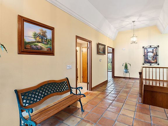 5th image of 321 Cypress Crest Ter
