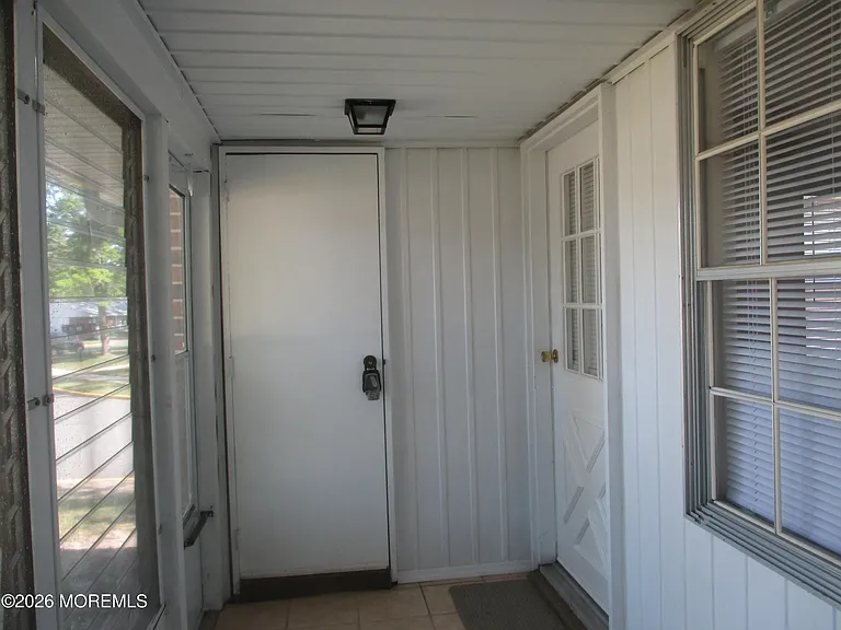 829A Balmoral Ct #1001 — Photo 3