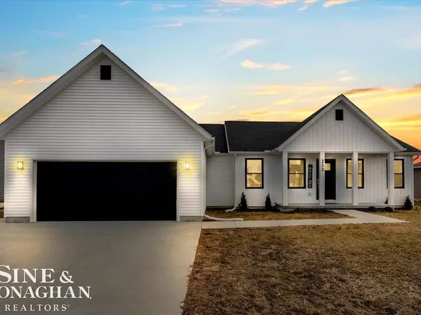 233 Oregon Ave, Marysville, MI 48040