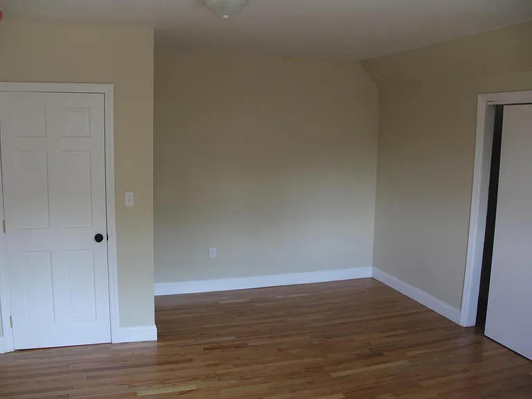 5825 Bartlett St #3F — Photo 15