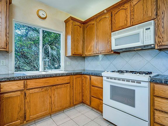 5th image of 19056 Redbud Road