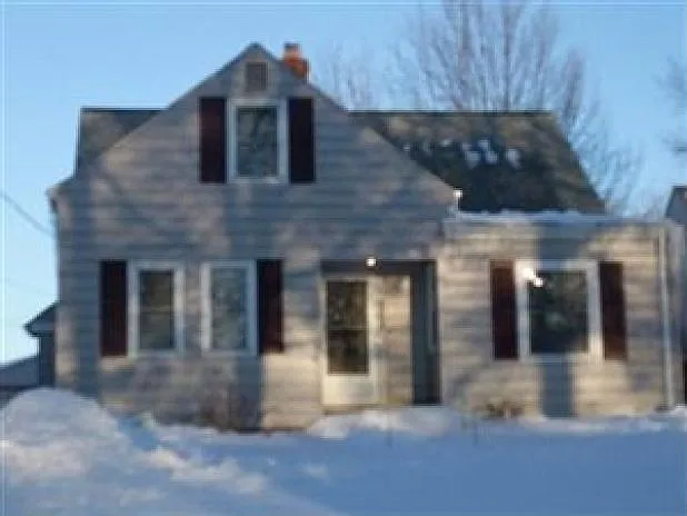 1559 Lyndhurst Rd photo 1