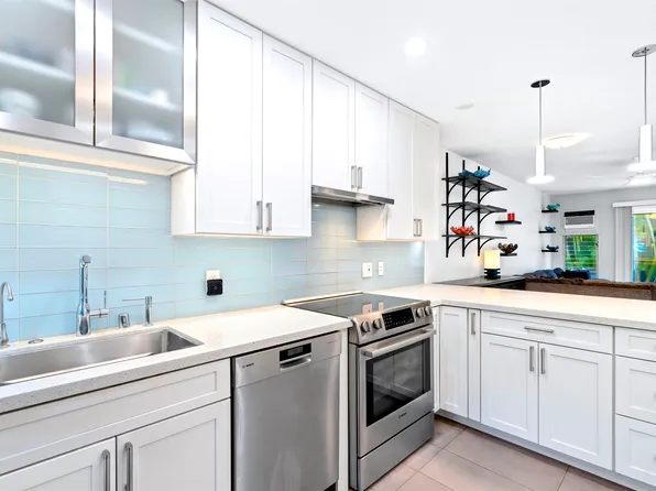 68 Walaka St APT 5, Kihei, HI 96753