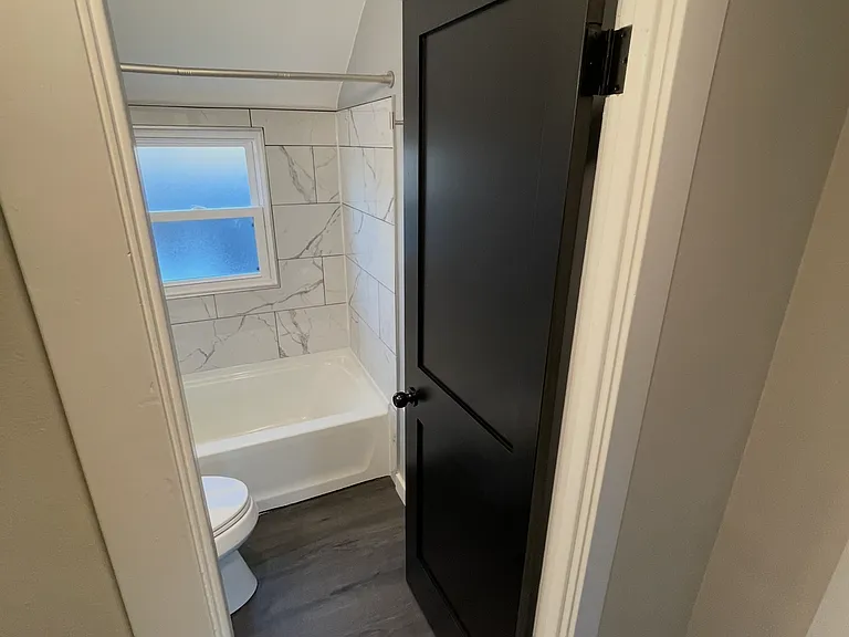139 Mayville Ave — Photo 8