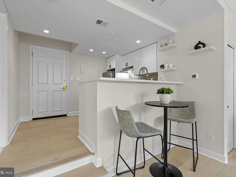 1080 Wisconsin Ave NW #1003 — Photo 8