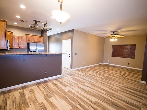 2nd image of 1251 S Lola Ln