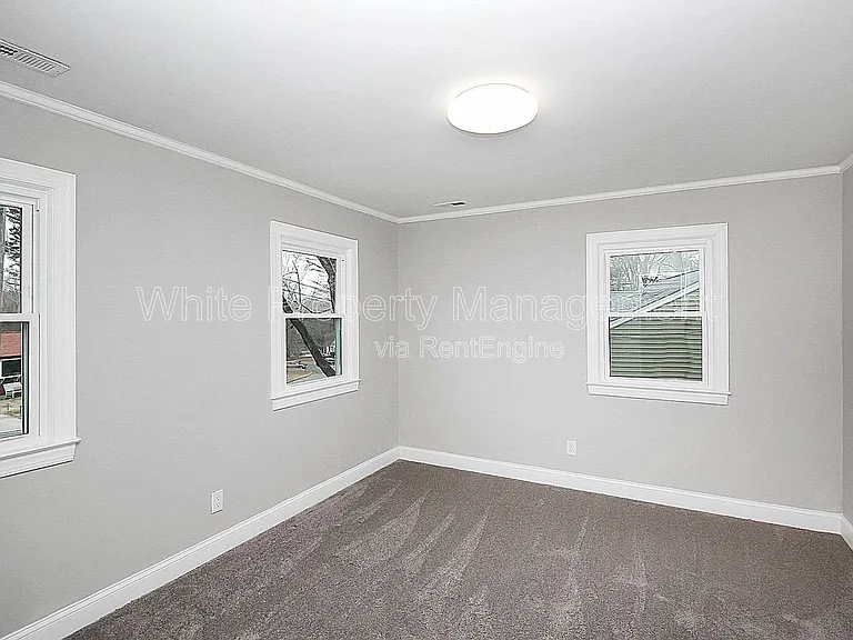 604 Westwood Cir — Photo 15