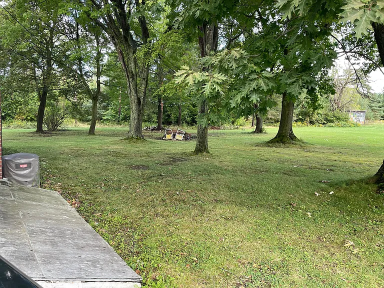1592 N Creek Rd — Photo 14