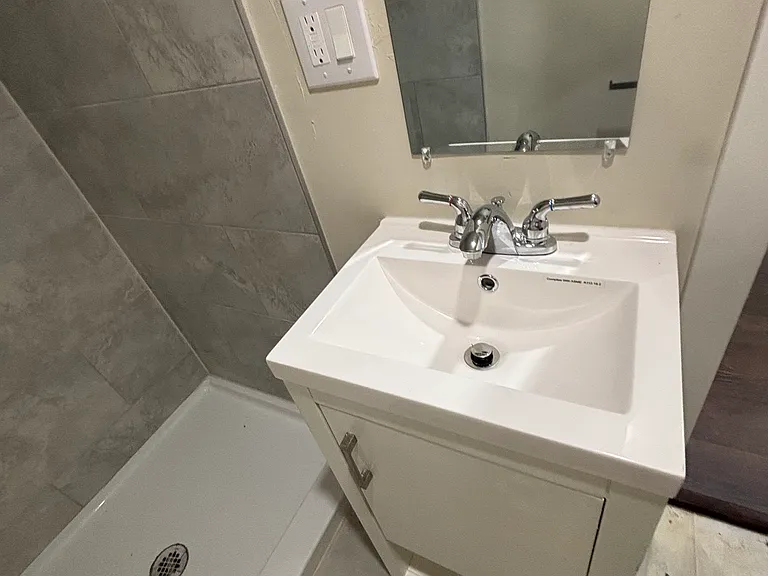 4084 Greenwood Rd #B — Photo 9