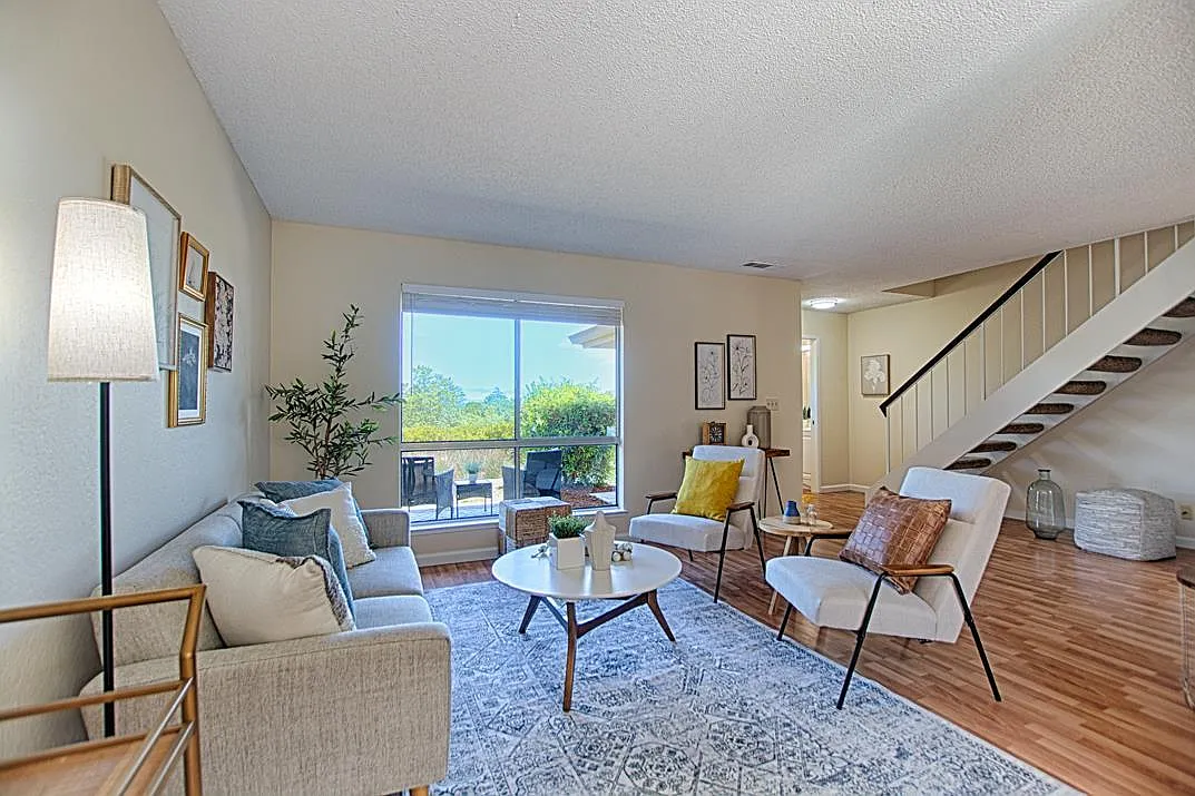 Building Photo - 121 Palo Verde Ter