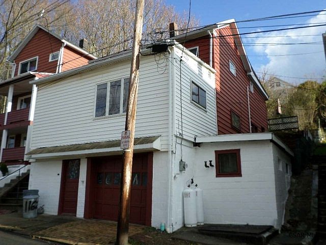 2nd image of 1160 Spruce St