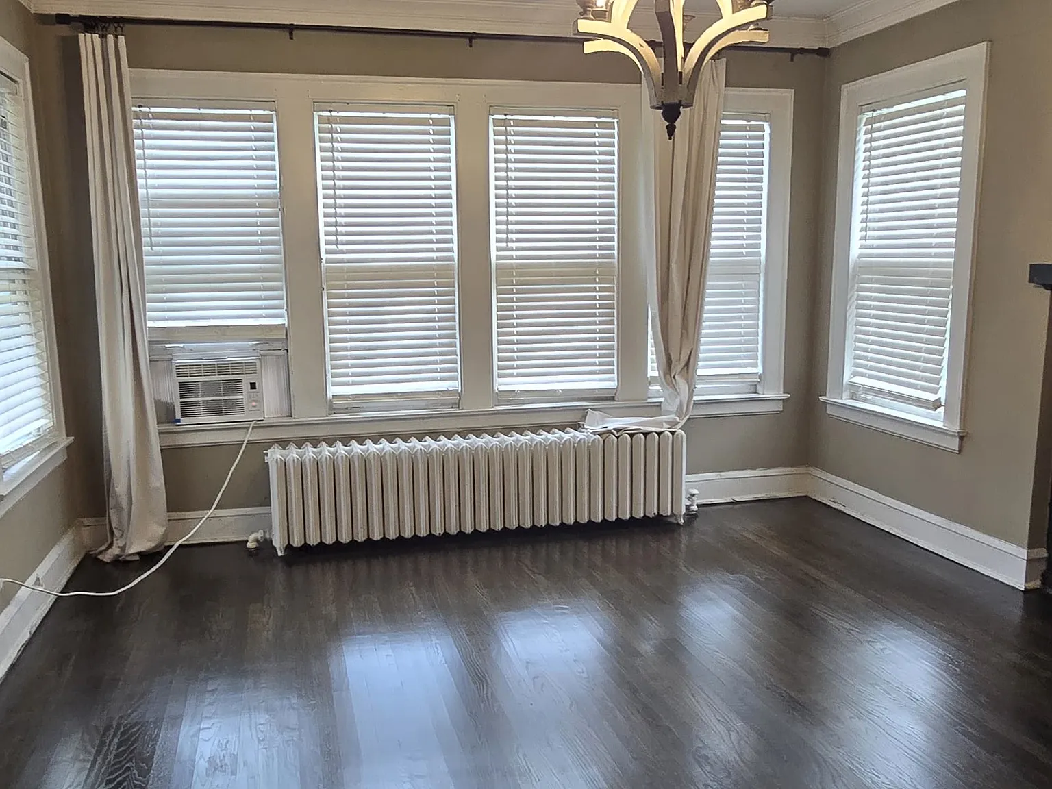2 bed, 1100 sqft, $1,900 — Photo 2