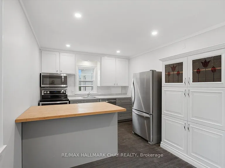 15 Parkside Dr #2 — Photo 8