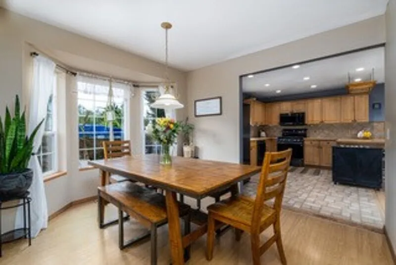 3 bed, 2.5 bath, 1909 sqft, $3,100 — Photo 4