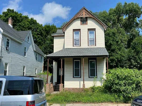 121 7th St, Salem, NJ 08079