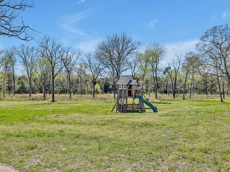 8615 Lane Rd — Photo 31