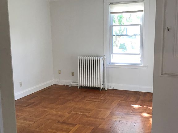 3rd image of 19 Mann Ave APT 1