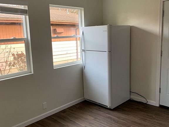 4th image of 27229 102nd Ave NW APT 05