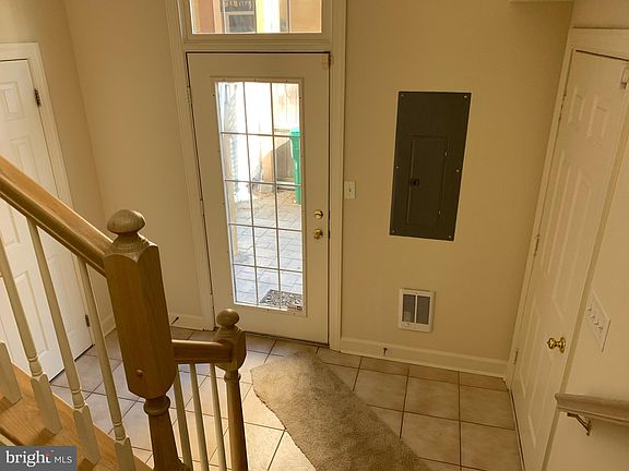 3rd image of 312 Hart Mews