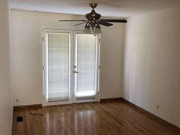 3rd image of 4886 SE Rockwood St