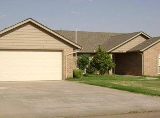 1813 N Debra Dr, Weatherford, OK 73096