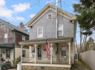 5 Conrad Ct, Newport, RI 02840