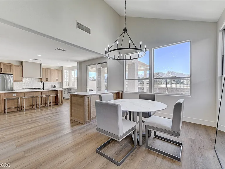 1317 Fox Acres Dr — Photo 32