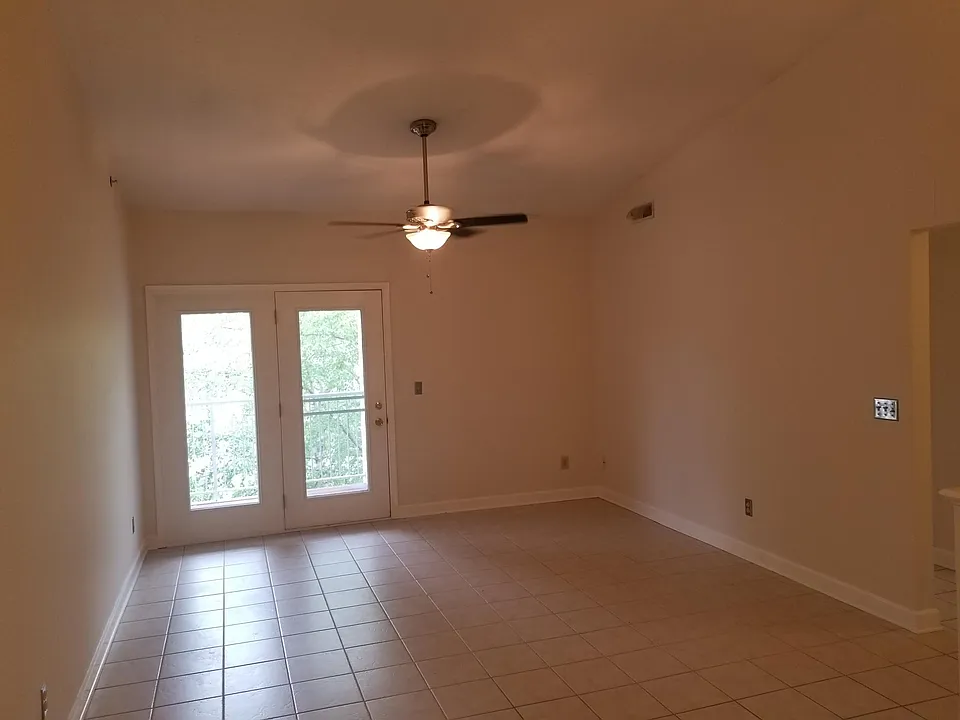 115 Springlake Dr #10