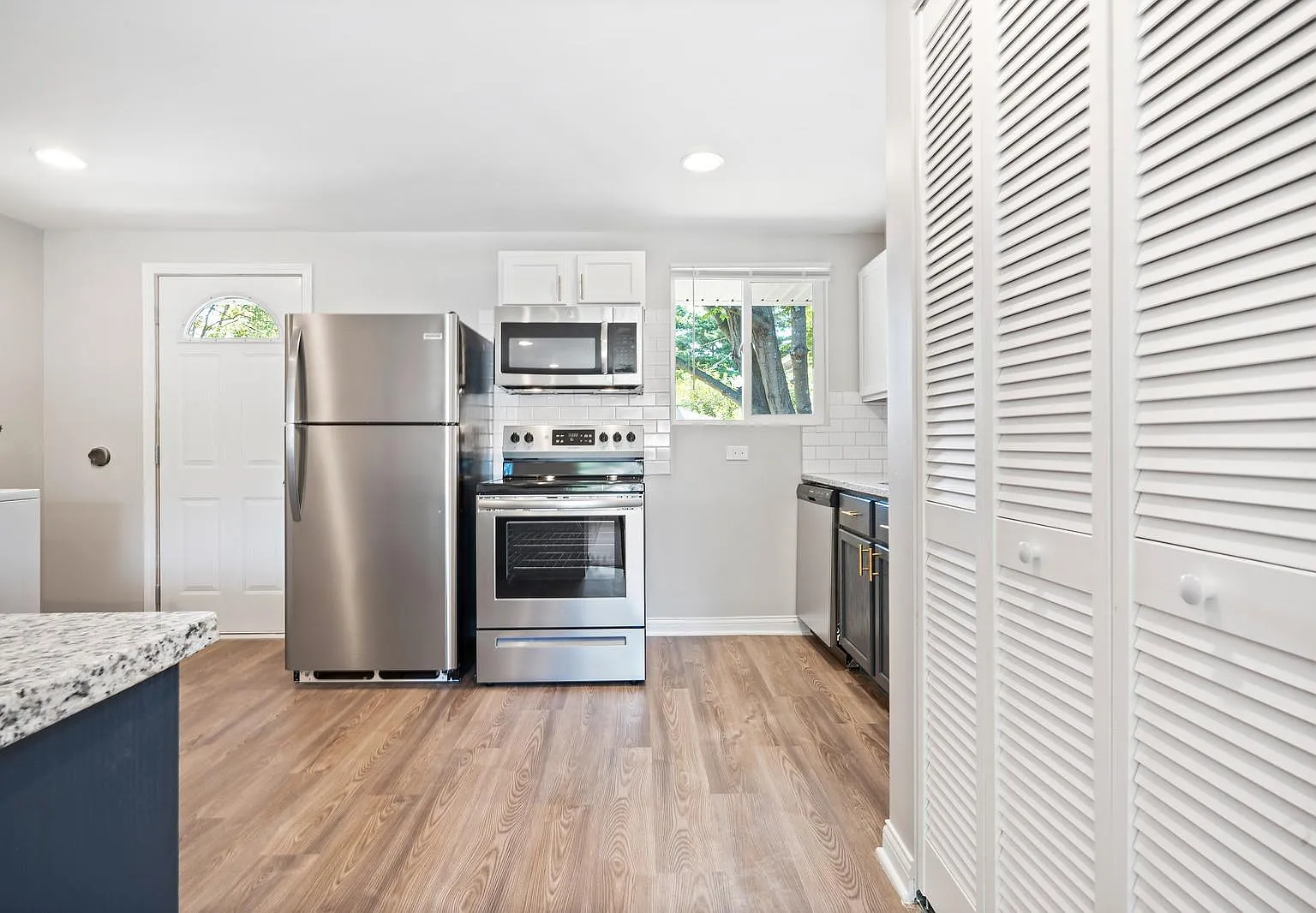 3 bed, 1000 sqft, $1,600 — Photo 3