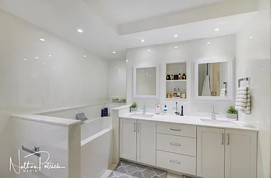 Rented by Level Group