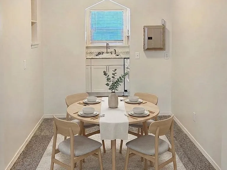 Town Manor Apartments — Photo 4