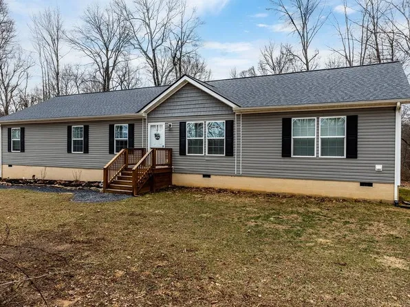 121 Sir Robin Rd, Waynesboro, VA 22980