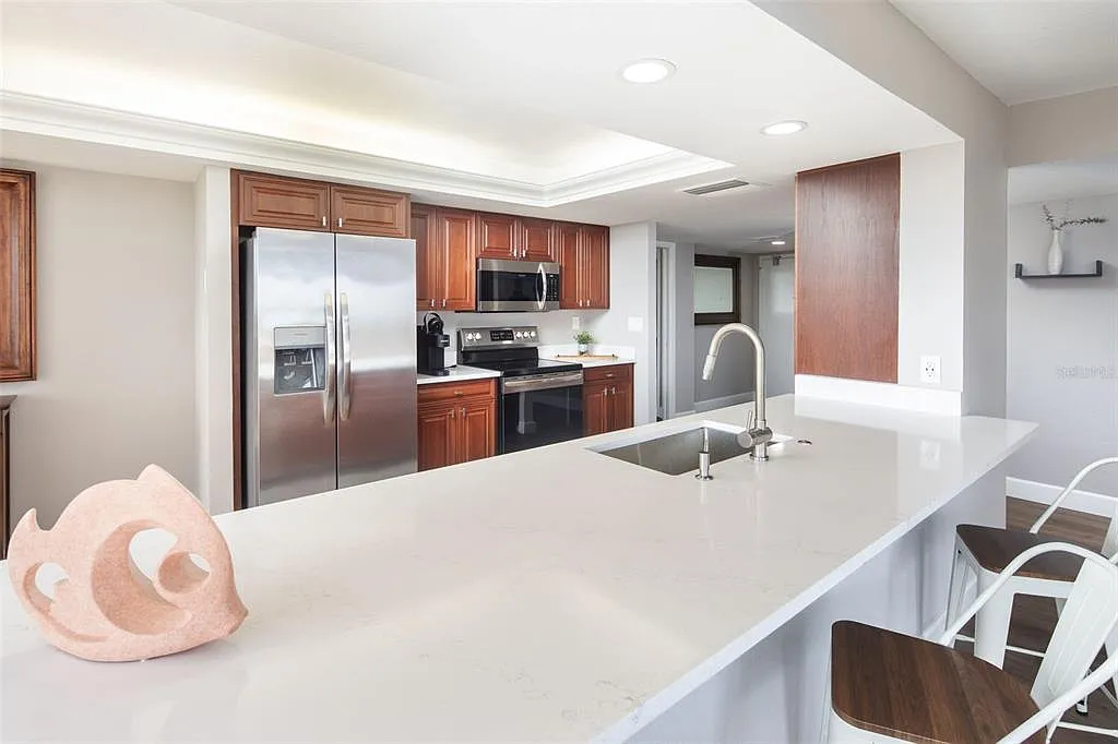 2 bed, 2.0 bath, 1510 sqft, $5,500 — Photo 4