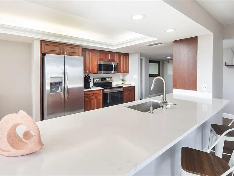 7650 Bayshore Dr #606 — Photo 4