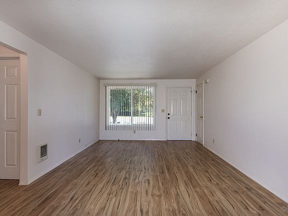 2nd image of 300 N Vernonia Rd