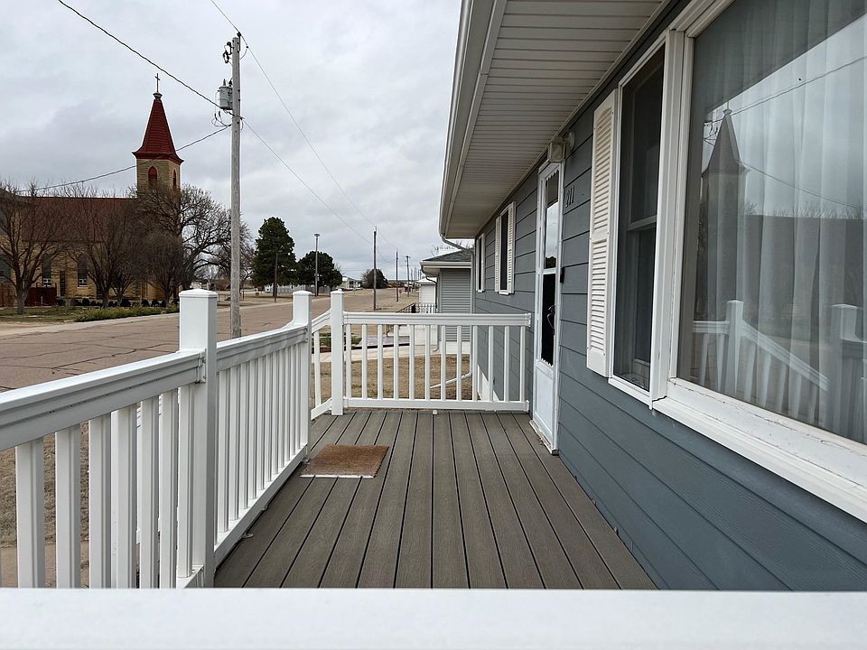 211 Church St, Schoenchen, KS 67667 Zillow