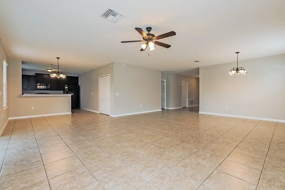 3 bed, 2.0 bath, 1875 sqft, $3,480 — Photo 3
