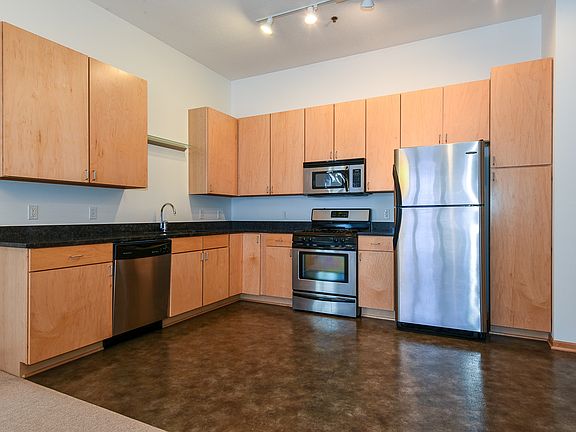 5th image of 2650 University Ave W APT 210