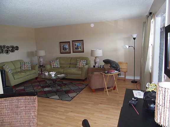 3rd image of 3033 Ellesmere #B