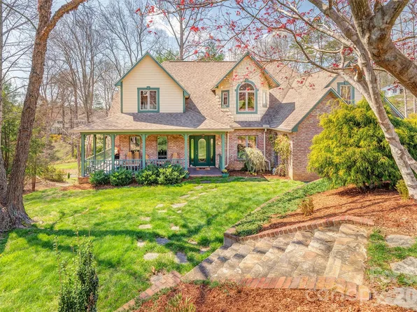 46 Valley Dr, Weaverville, NC 28787