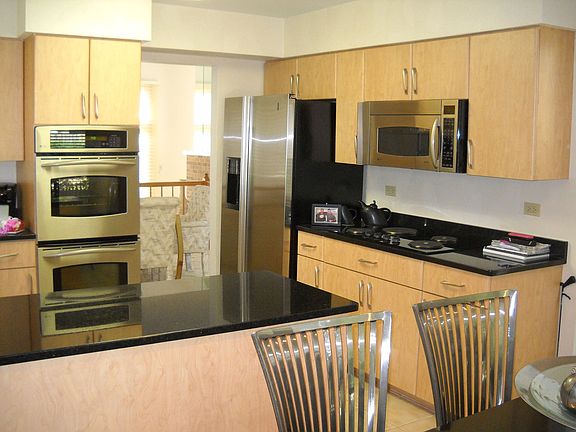 3rd image of 850 Villas Ct