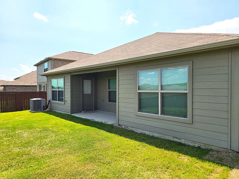 223 Drifter Dr — Photo 6