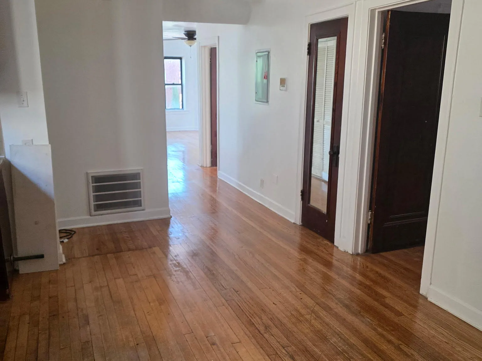 3 bed, 1300 sqft, $1,999 — Photo 3
