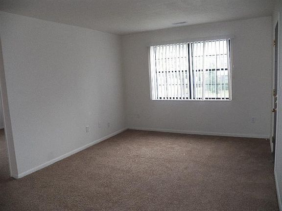 2nd image of 1939 Chaucer Dr APT D